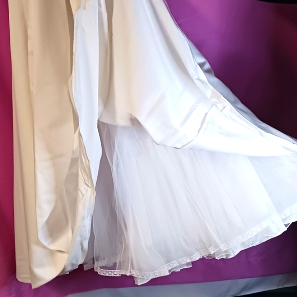 Bridal Originals Wedding Dress. White, size 10, but can also fit 8 New with tags - Picture 9 of 16